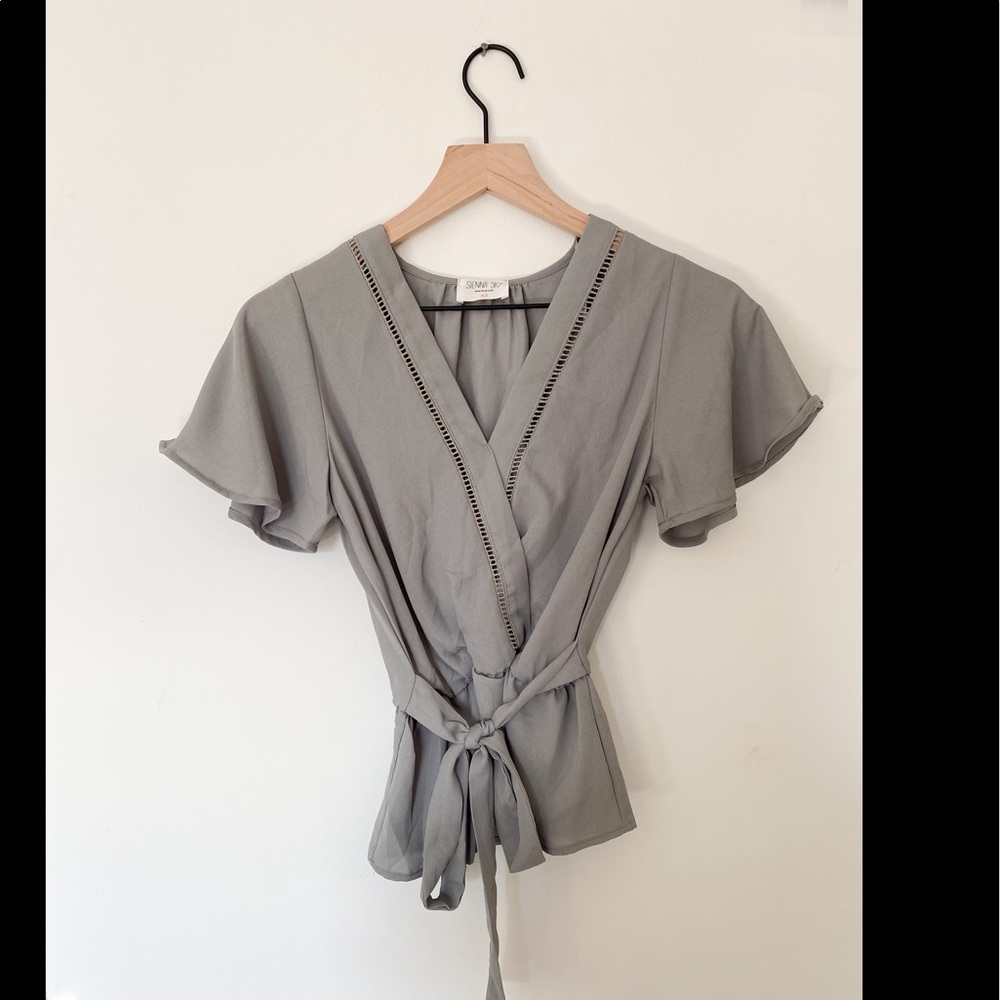 Dressy light weight top